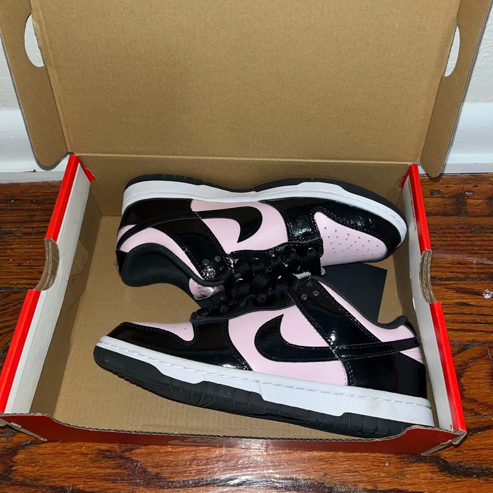 Womens nike dunks 6.5w